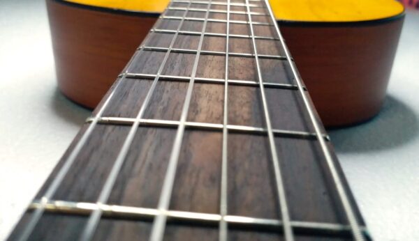 Guitarra acústica cuerda nylon - Imagen 4